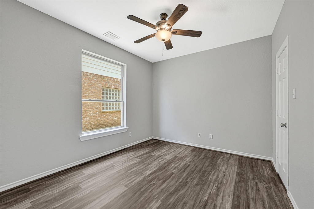 30414 Avera Creek Drive - Photo 11