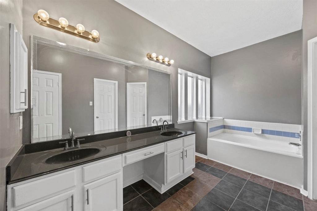 19119 Timber Trace Drive - Photo 14