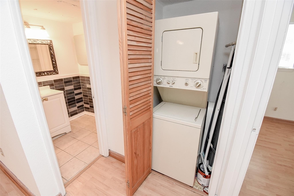 2121 Hepburn Street - Photo 12