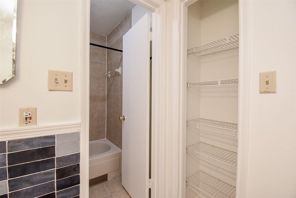 2121 Hepburn Street - Photo 11