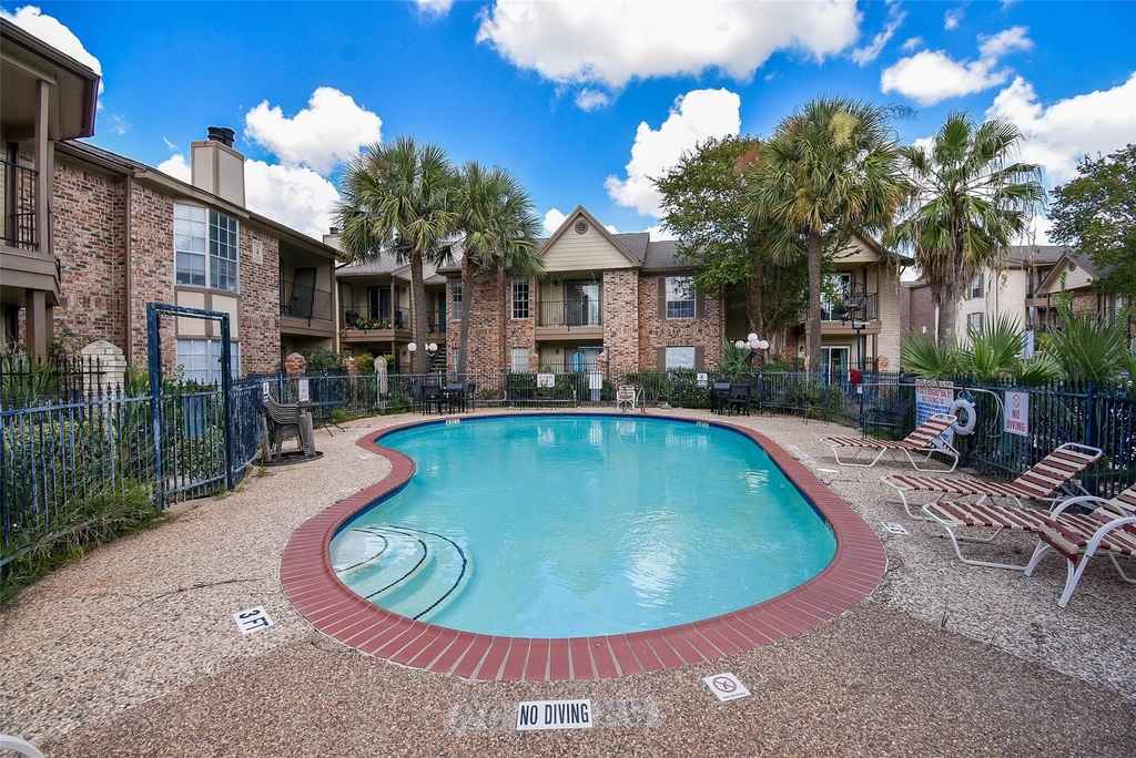 2121 Hepburn Street - Photo 14