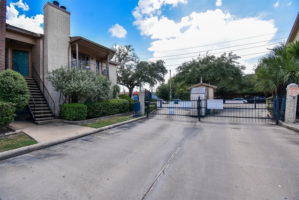 2121 Hepburn Street - Photo 15
