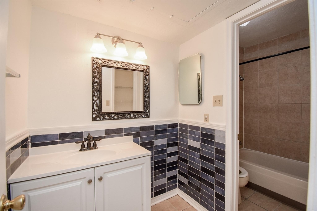 2121 Hepburn Street - Photo 9