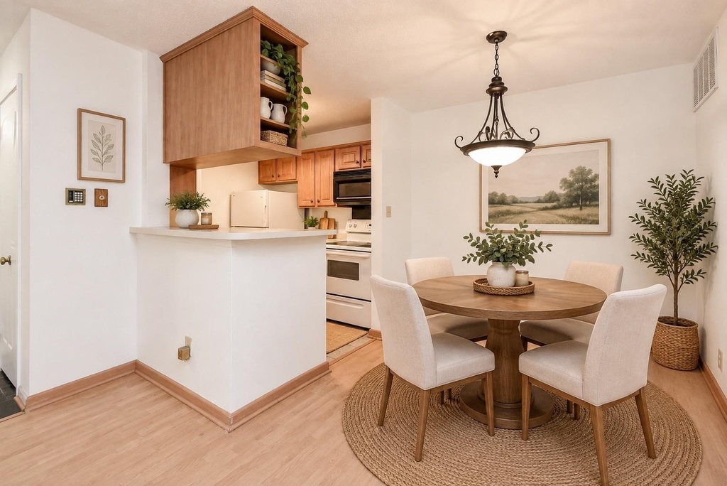 2121 Hepburn Street - Photo 2