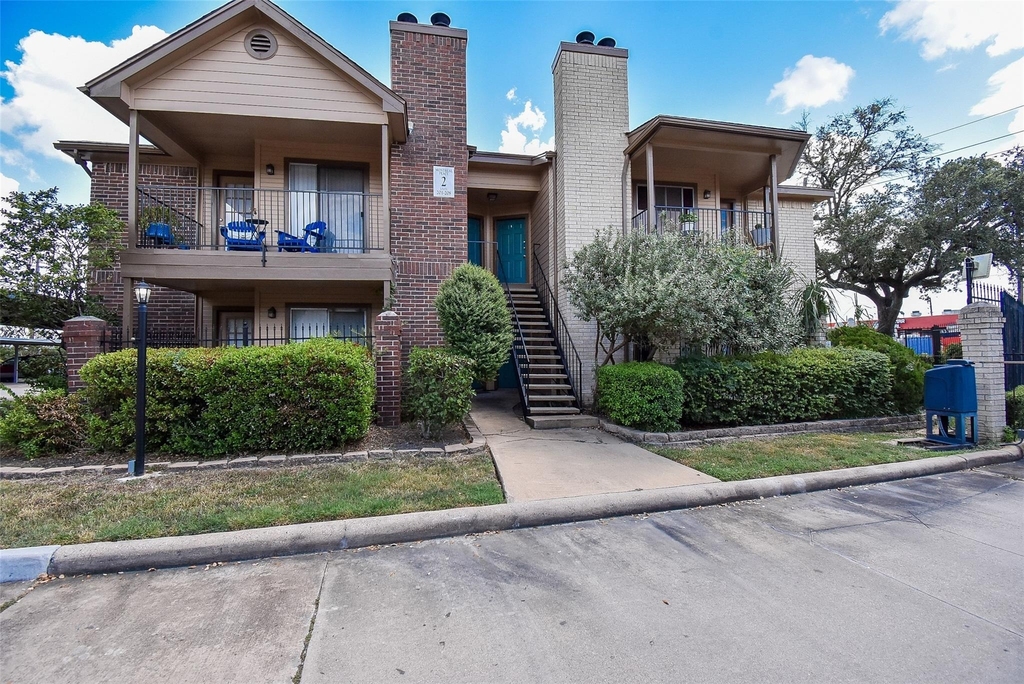 2121 Hepburn Street - Photo 4