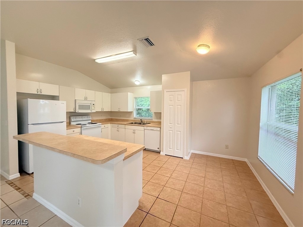 460 Windermere Drive - Photo 2