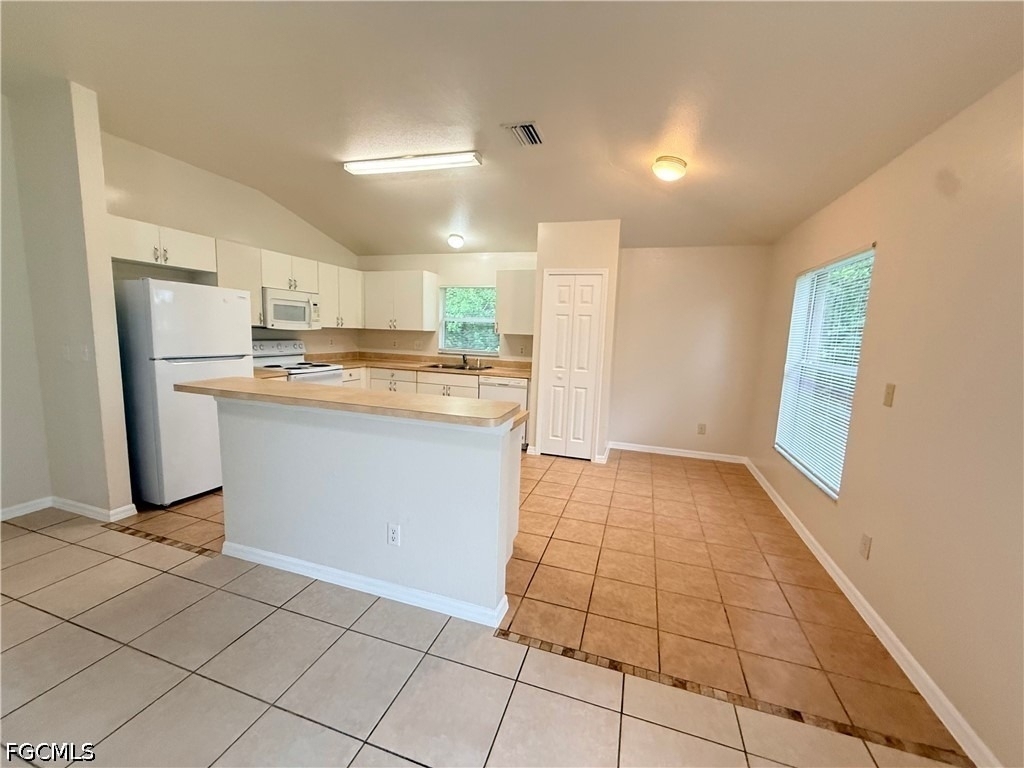 460 Windermere Drive - Photo 3