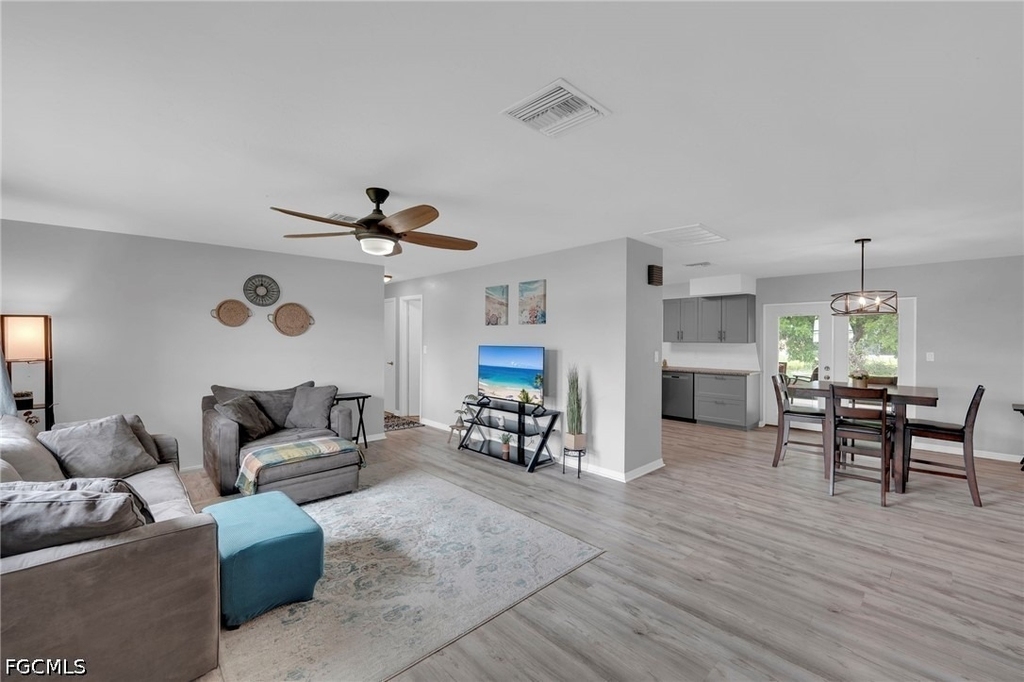 2506 Se 8th Avenue - Photo 0