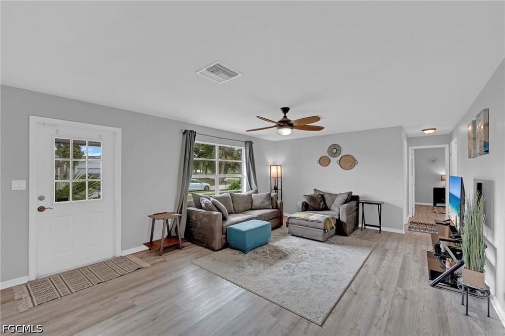 2506 Se 8th Avenue - Photo 4