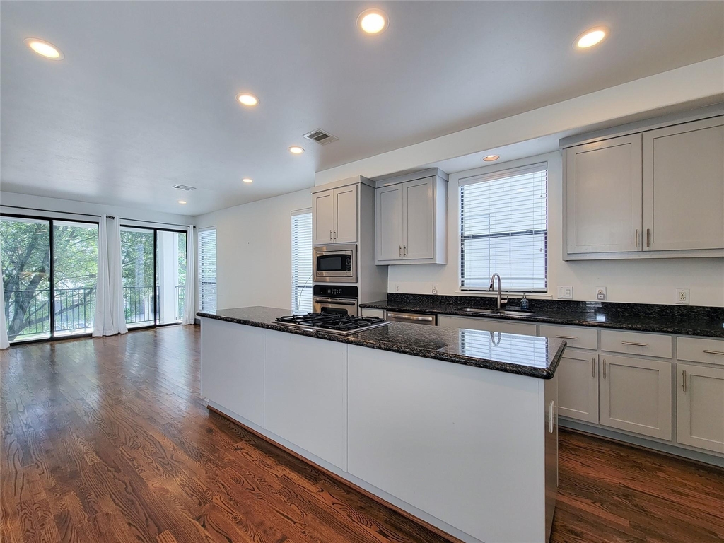 1432 Ennis Street - Photo 5