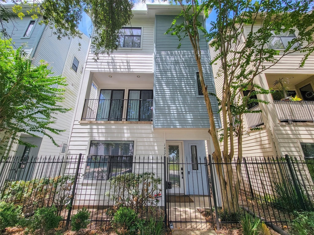 1432 Ennis Street - Photo 1