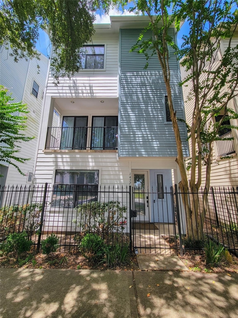 1432 Ennis Street - Photo 0