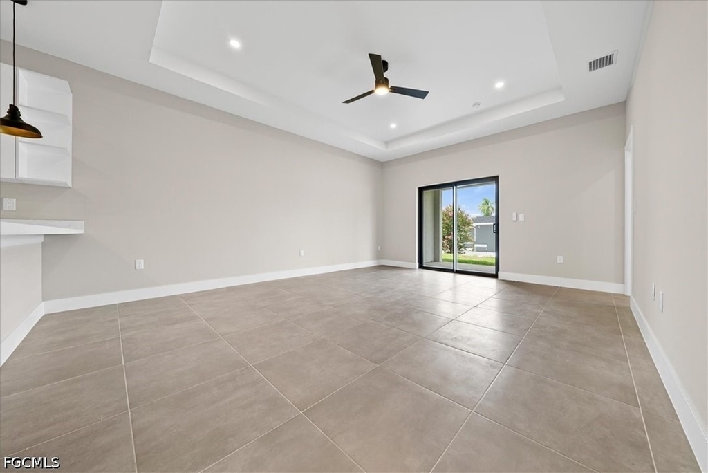 934 Jaguar Boulevard - Photo 5