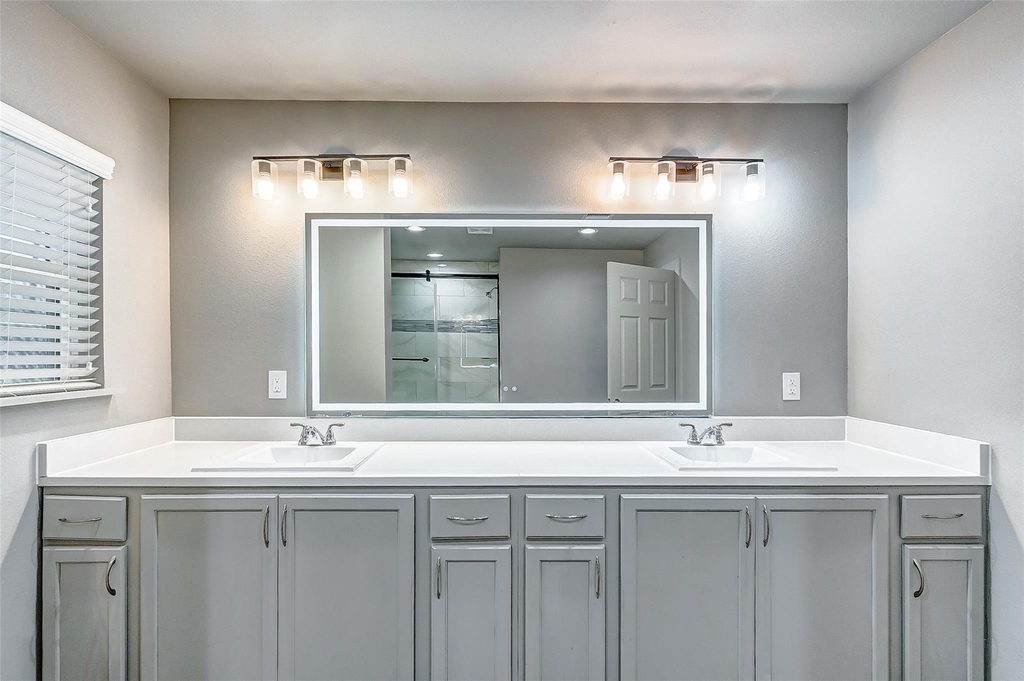 5211 Farmer Street - Photo 12