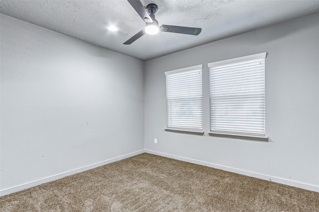 5211 Farmer Street - Photo 15