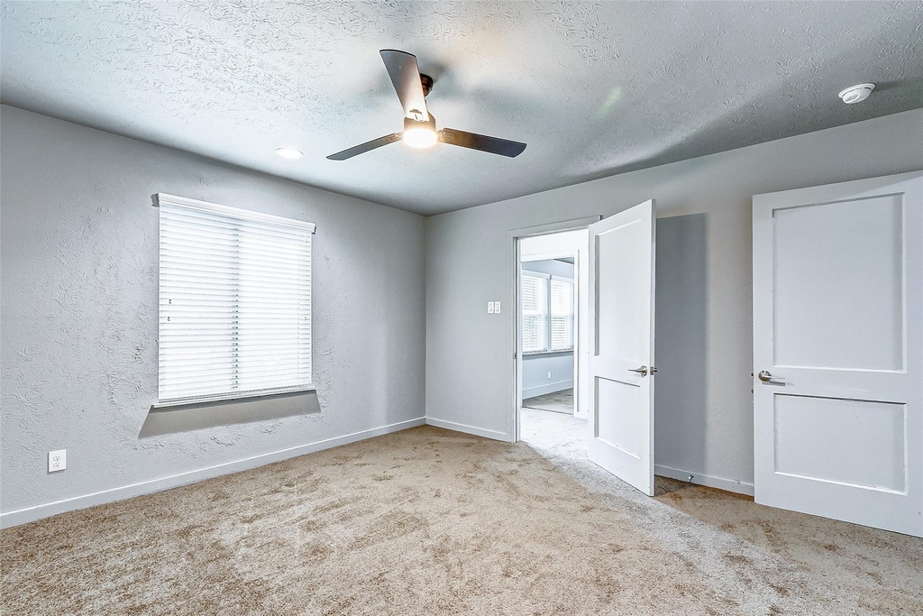 5211 Farmer Street - Photo 18