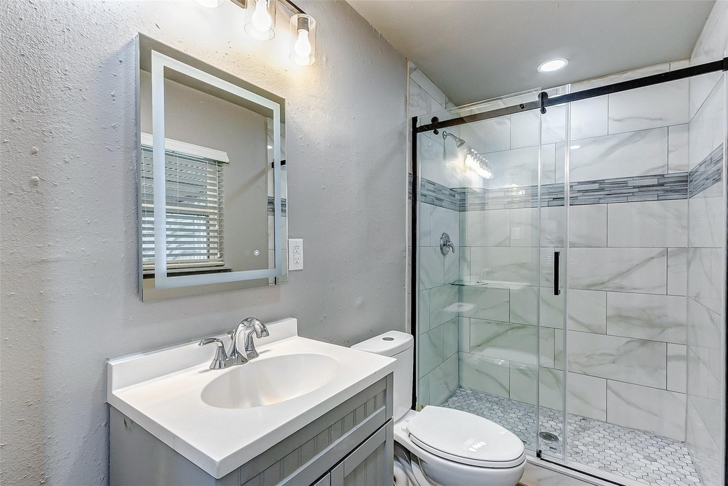 5211 Farmer Street - Photo 9