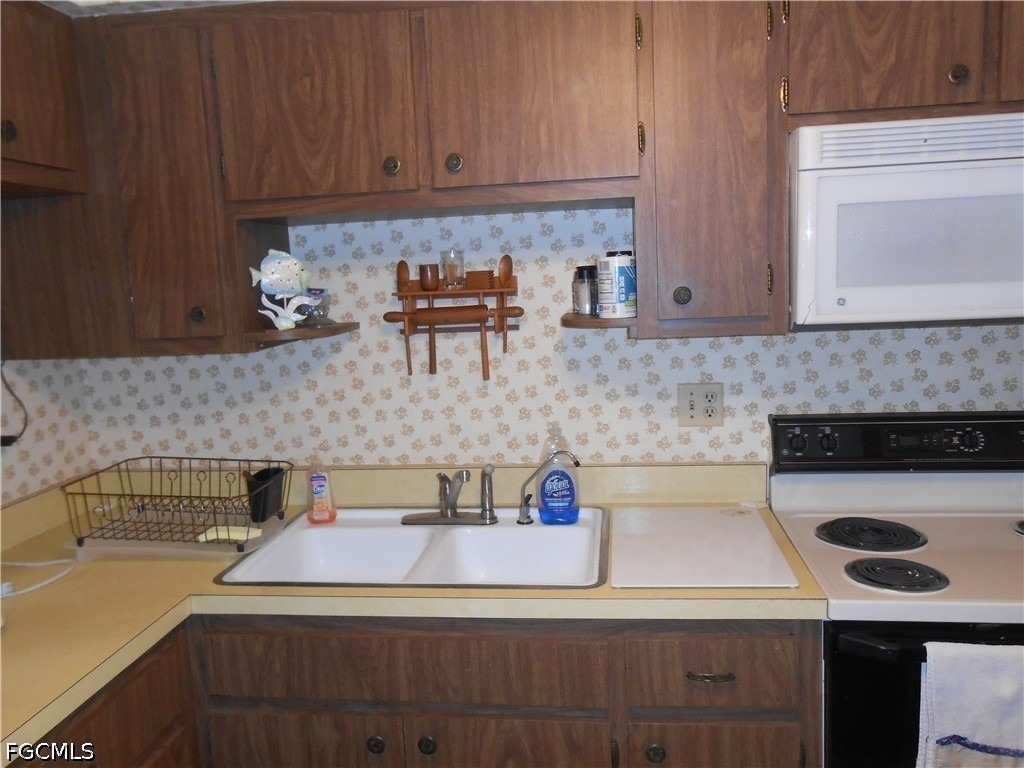 331 Joel Boulevard - Photo 7