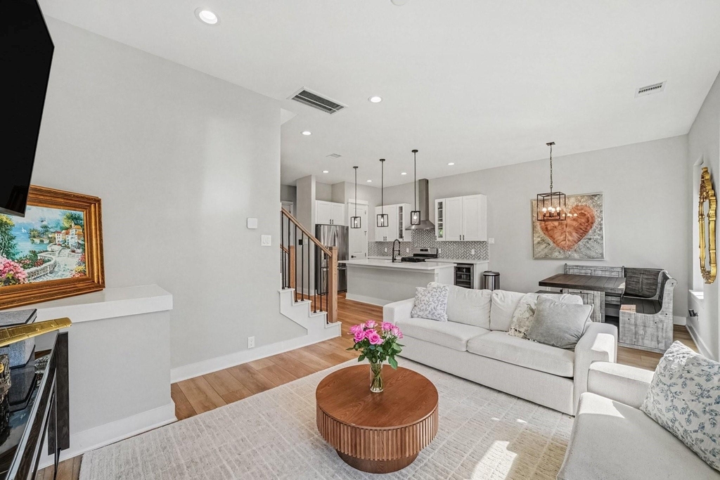 825 Woodcrest Drive - Photo 2