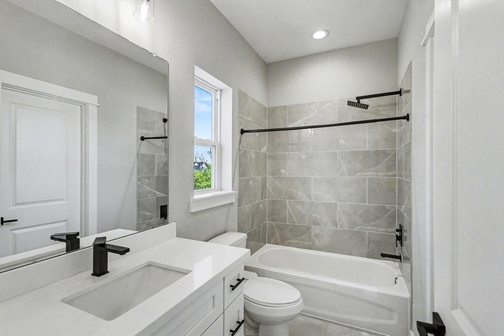 825 Woodcrest Drive - Photo 17