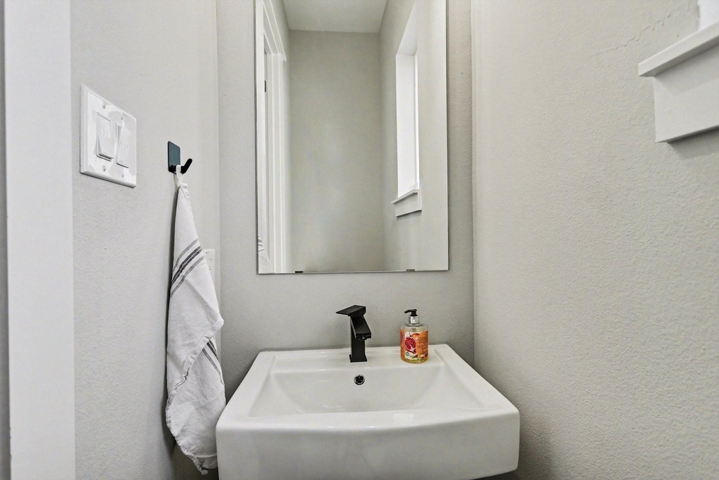 825 Woodcrest Drive - Photo 10