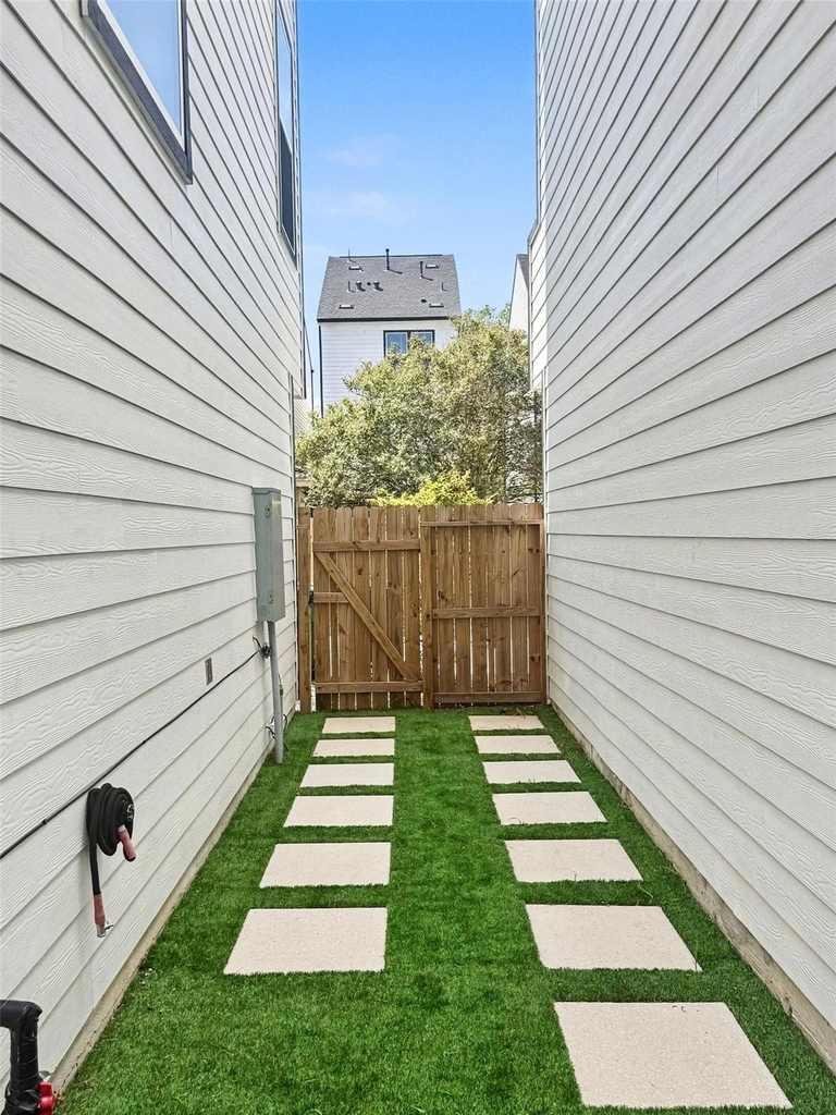 825 Woodcrest Drive - Photo 21
