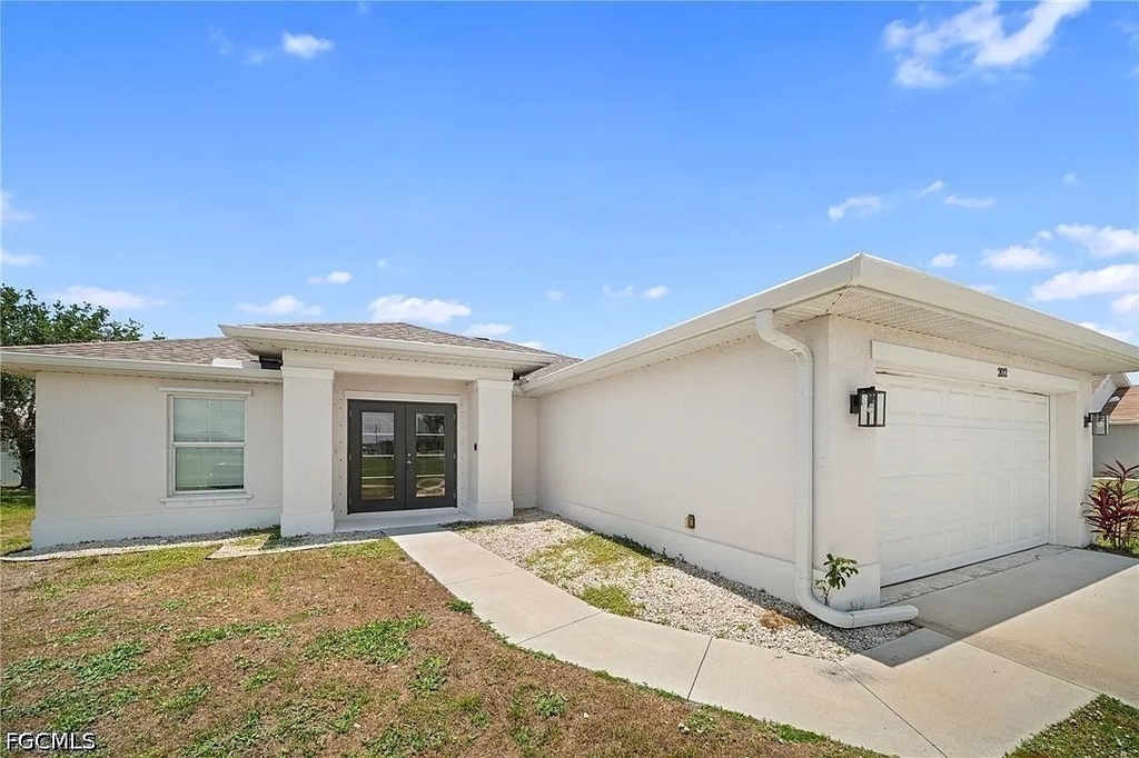 202 Nw 25th Place - Photo 0