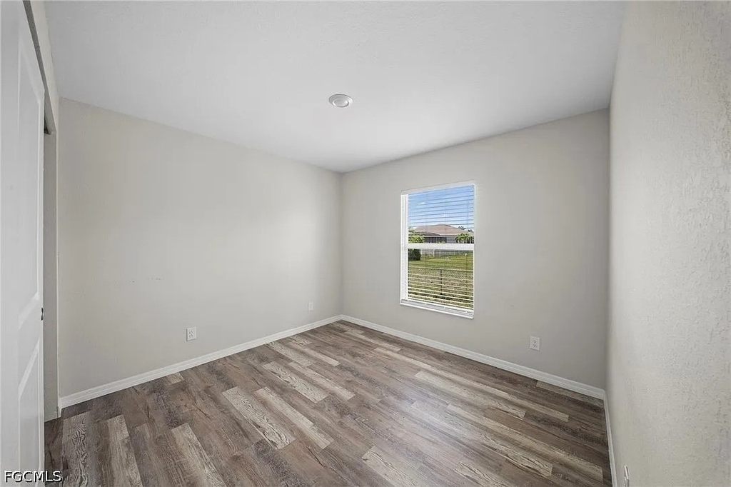 202 Nw 25th Place - Photo 18