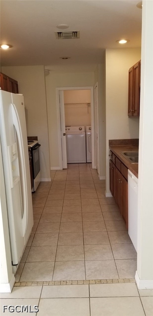 835 Vespucci Avenue S - Photo 6