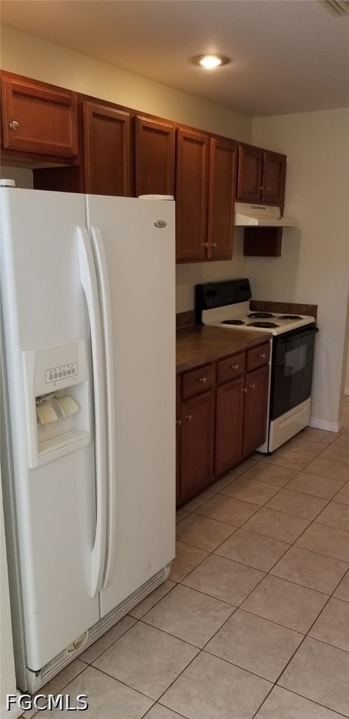 835 Vespucci Avenue S - Photo 2