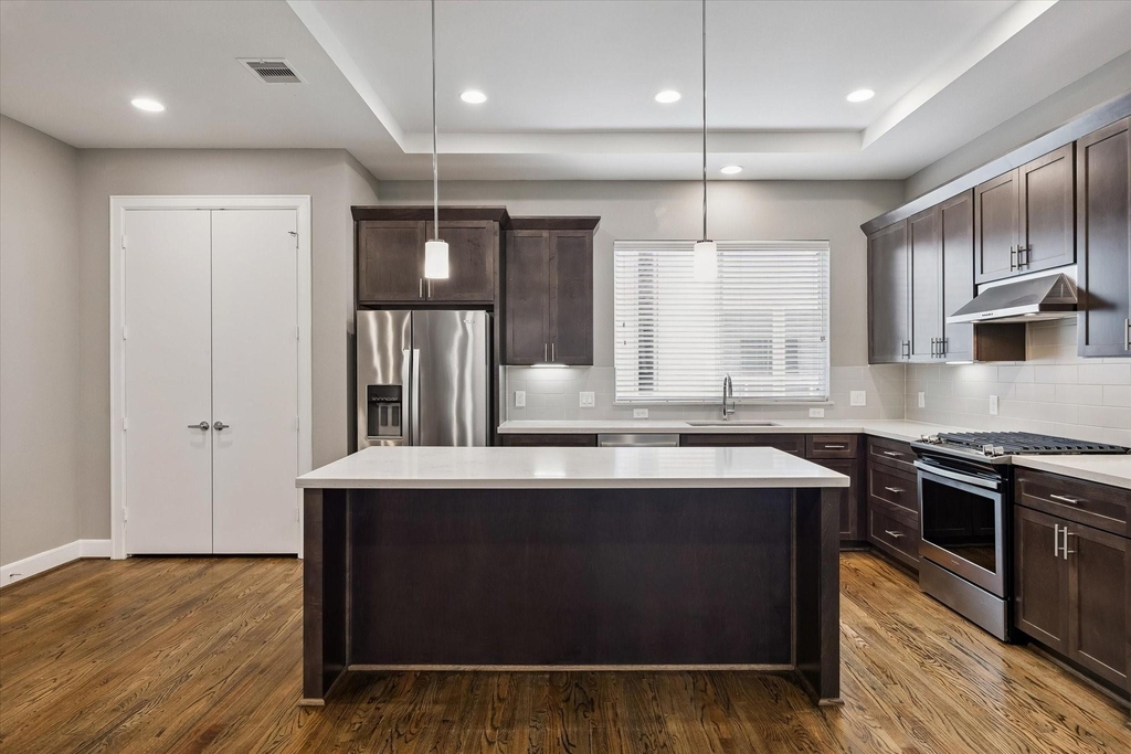 323 Eado Park Circle - Photo 2
