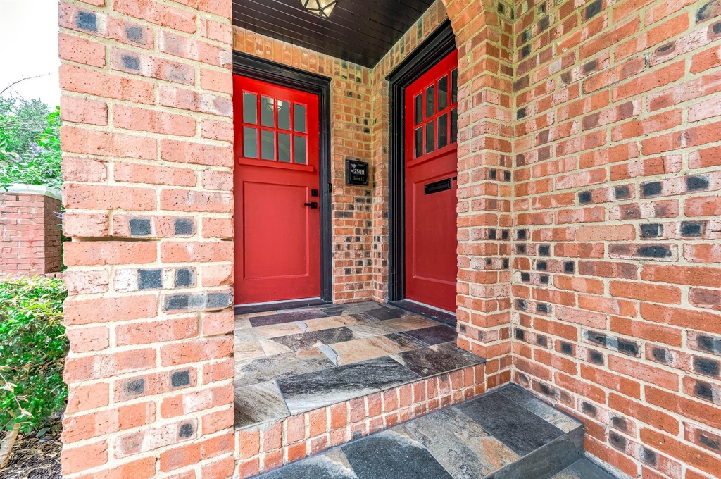 2509 Arbor Street - Photo 2