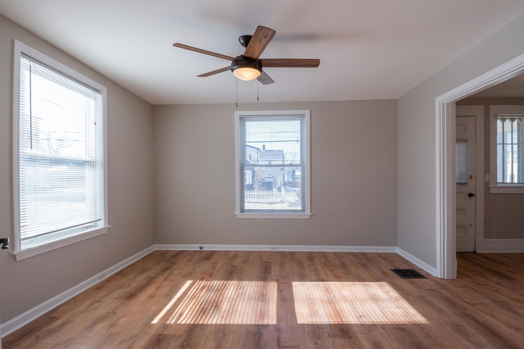115 Belmont - Photo 9