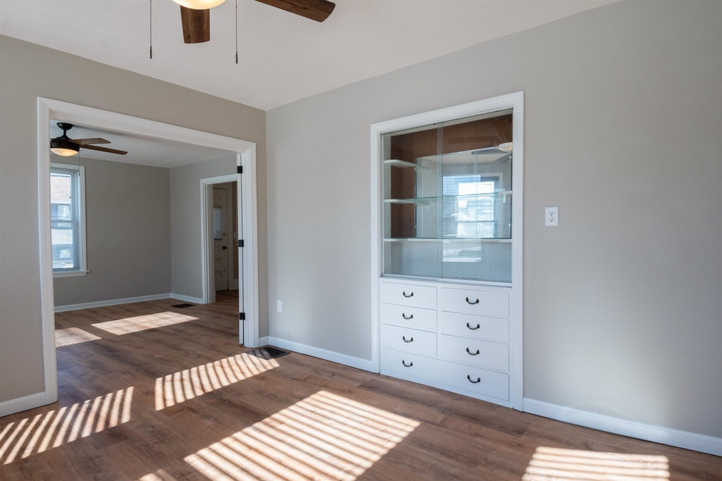 115 Belmont - Photo 18