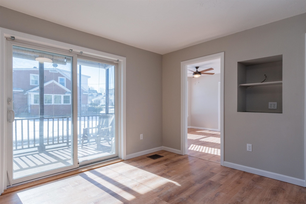 115 Belmont - Photo 2
