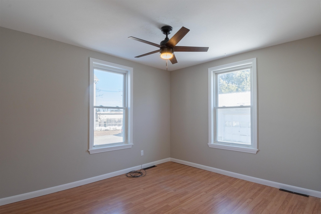 115 Belmont - Photo 11