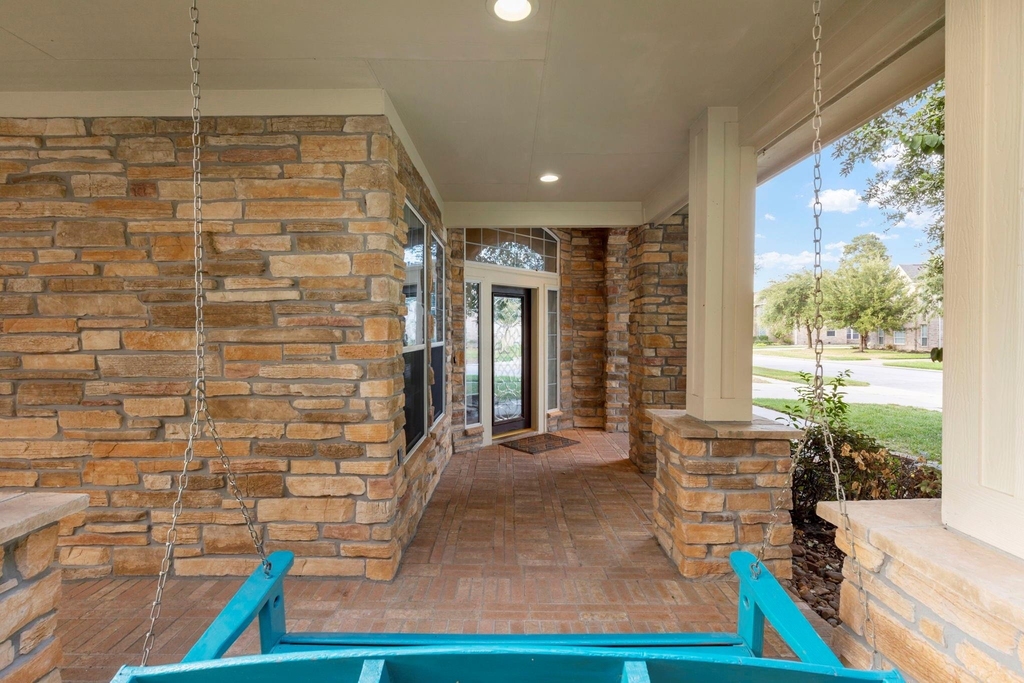 19403 Country Village Drive - Photo 3