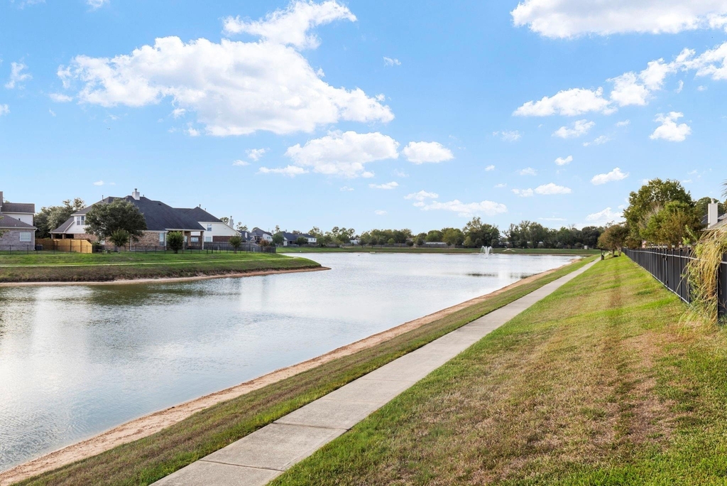19403 Country Village Drive - Photo 41