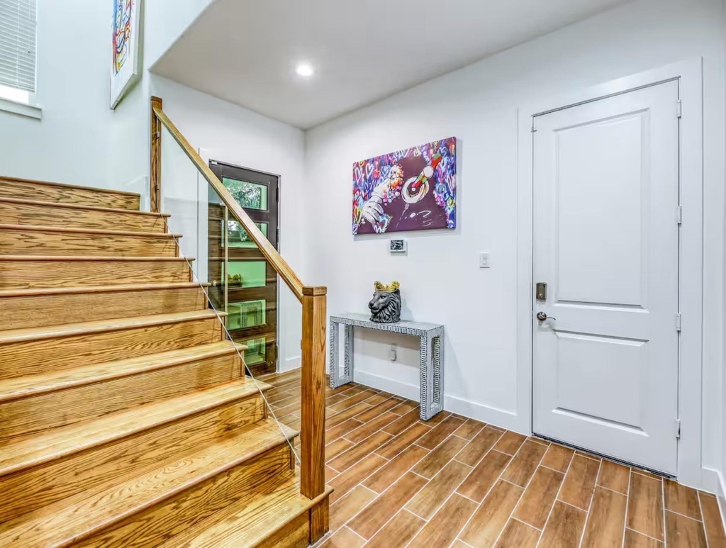 5215 Farmer Street - Photo 2