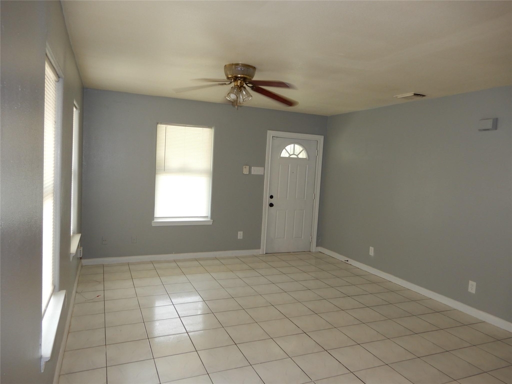 5114 Vinett Avenue - Photo 0