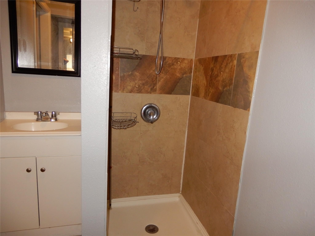 5114 Vinett Avenue - Photo 5