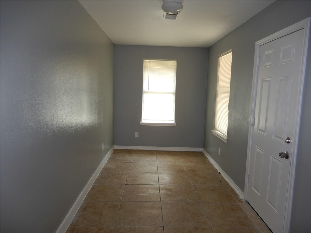 5114 Vinett Avenue - Photo 9