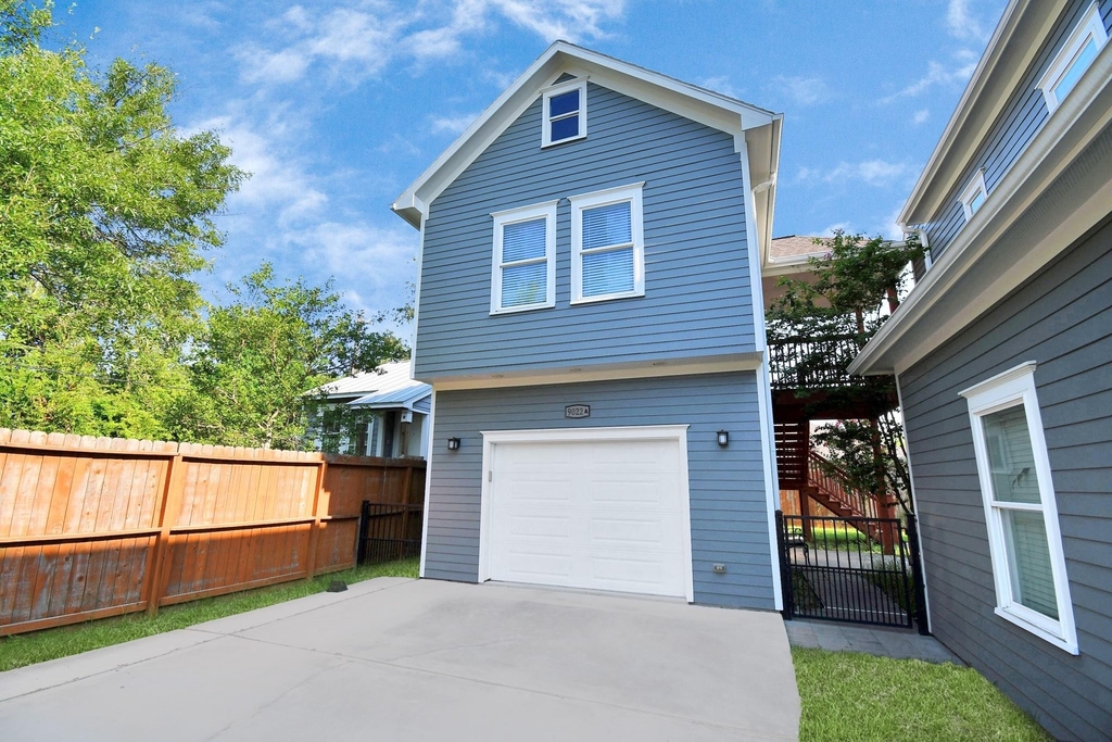 9022 Topaz Street - Photo 0