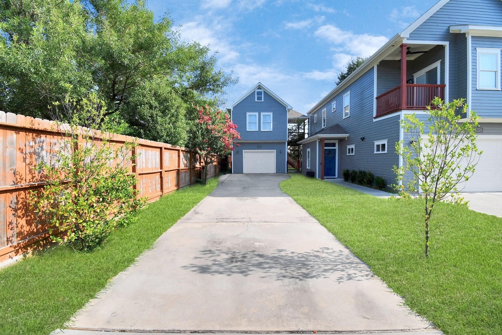 9022 Topaz Street - Photo 1