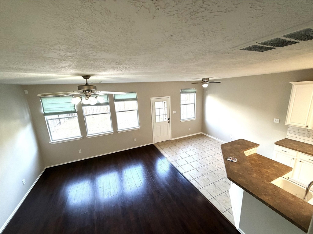 17138 Oakwood Chase Drive - Photo 4