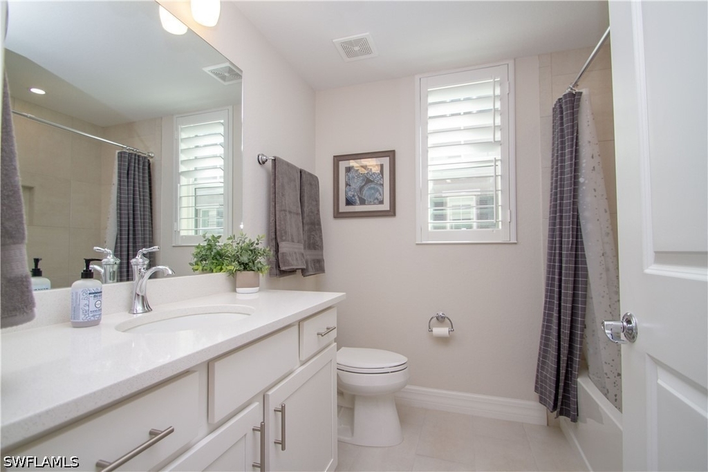 232 Indies Drive E - Photo 12