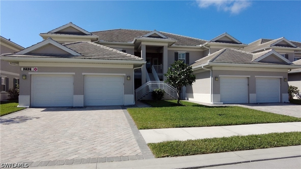 232 Indies Drive E - Photo 1
