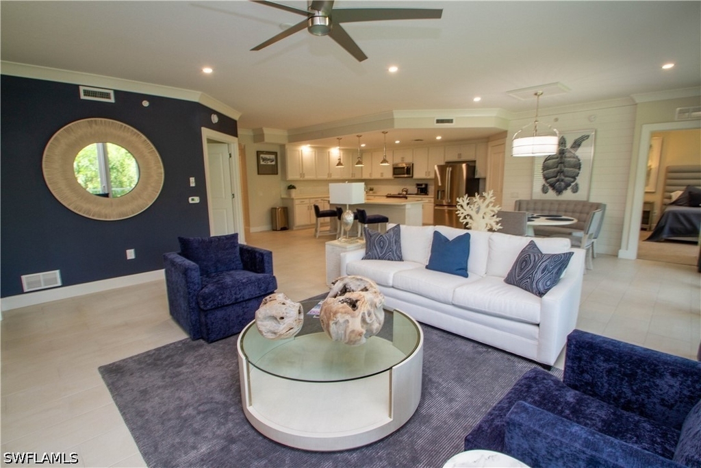 172 Indies Drive E - Photo 1
