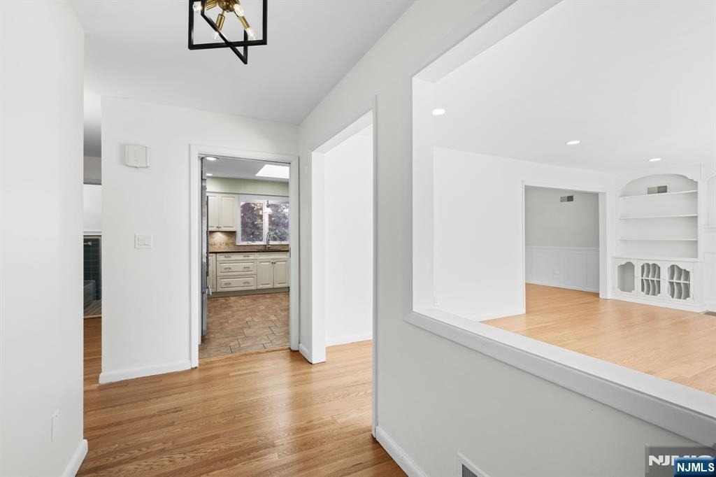 601 Iroquois - Photo 2
