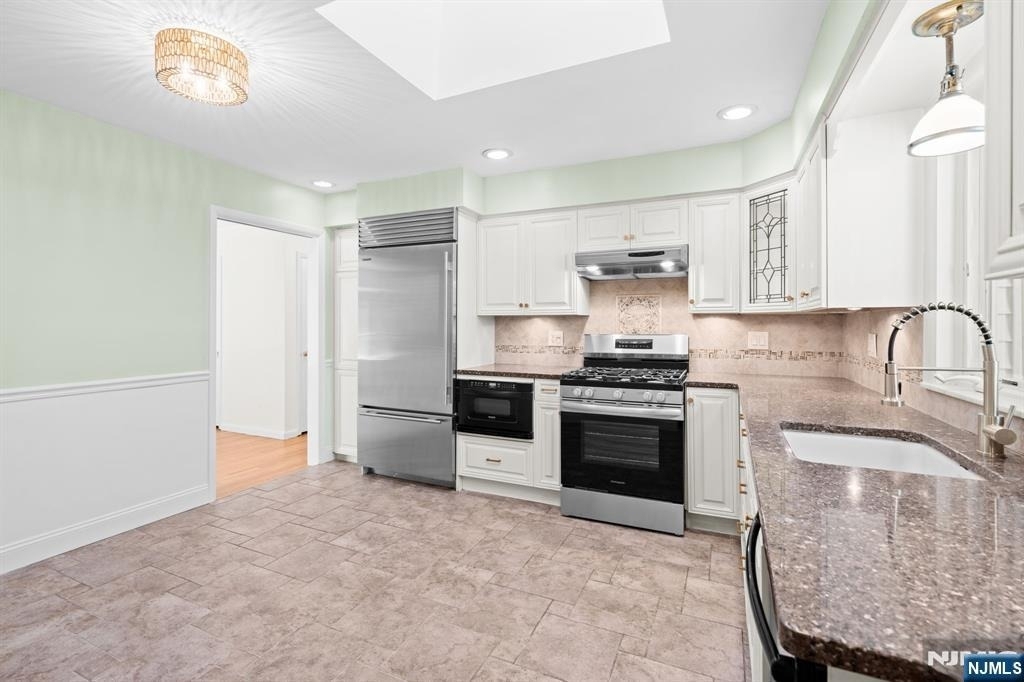 601 Iroquois - Photo 5